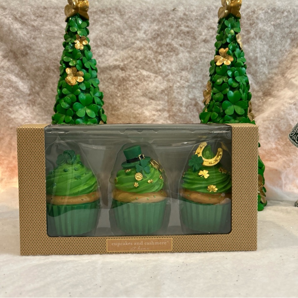 cupcakes and cashmere St Patrick’s Day Faux Cupcakes Set Of 3 NIP